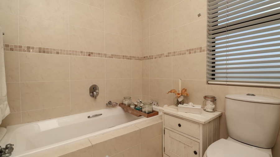5 Bedroom Property for Sale in Knysna Heights Western Cape